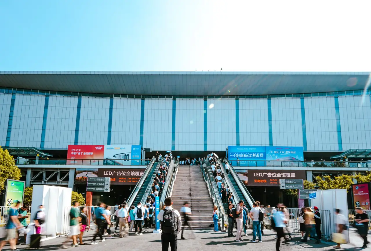 2024年广州服装批发零售市场潮流趋势与货源分析