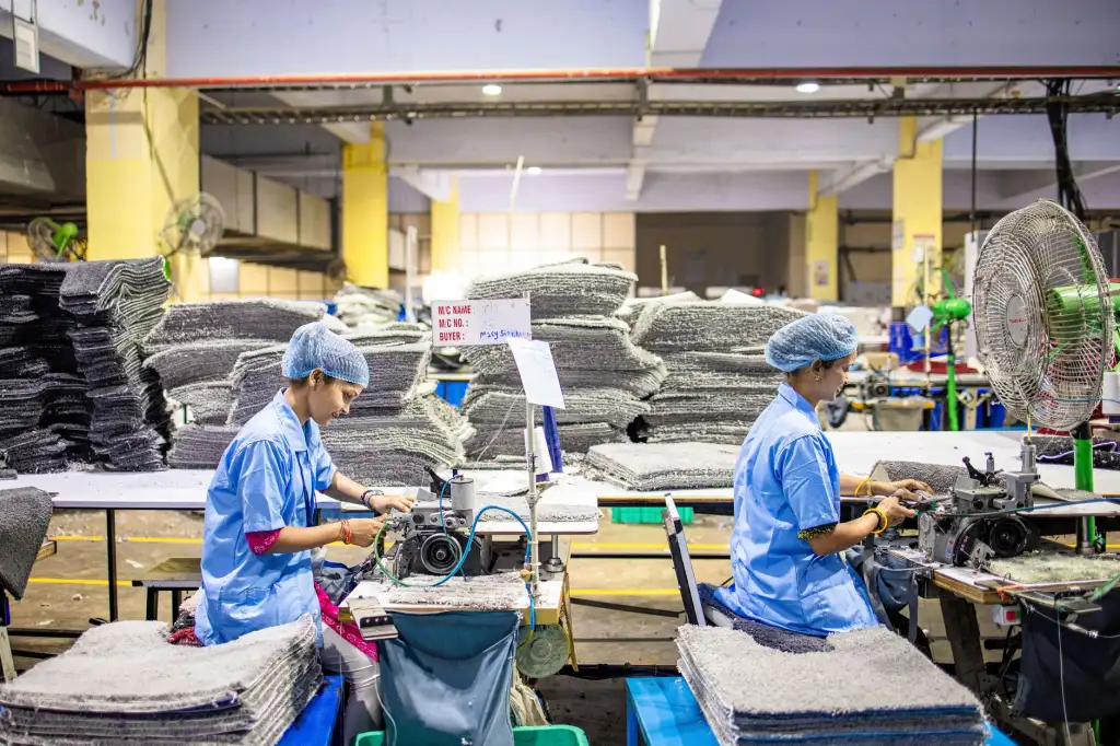 广州有品服饰服装贸易批发零售产品面料与工艺技术解析