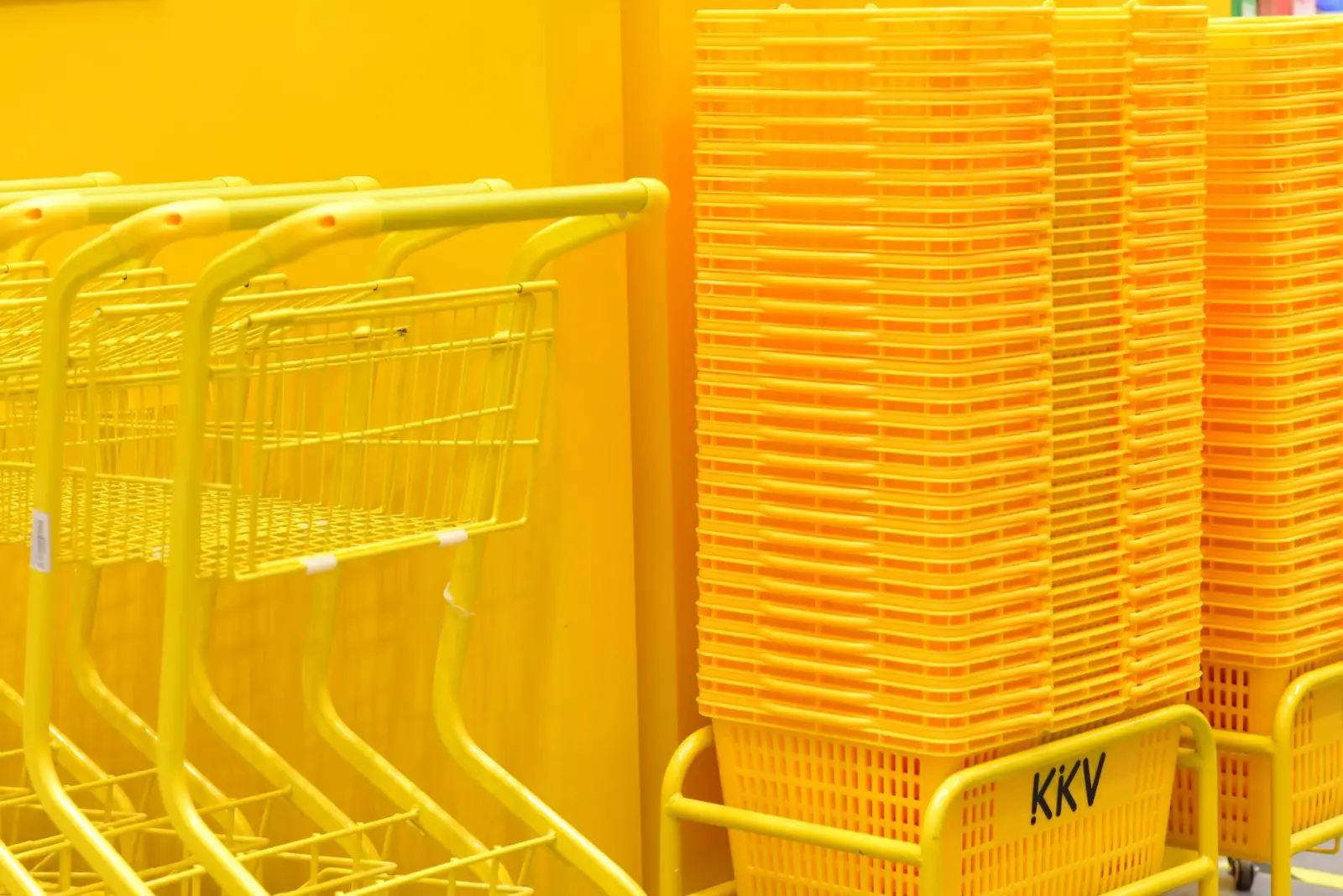 广州服装批发市场热销款与有品服饰精选货源对比分析