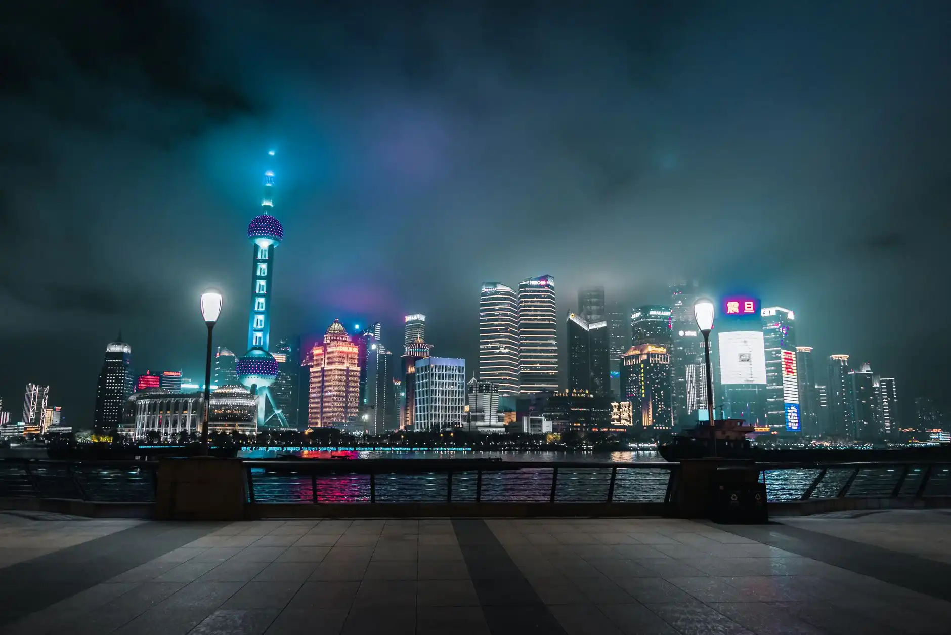 广州服装批发零售行业趋势与供应链效率提升策略