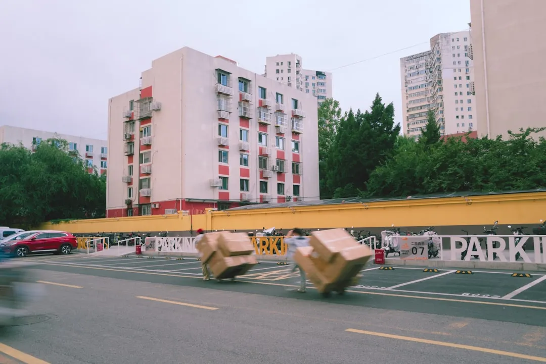 2025年广州服装批发零售市场趋势与供需变化分析