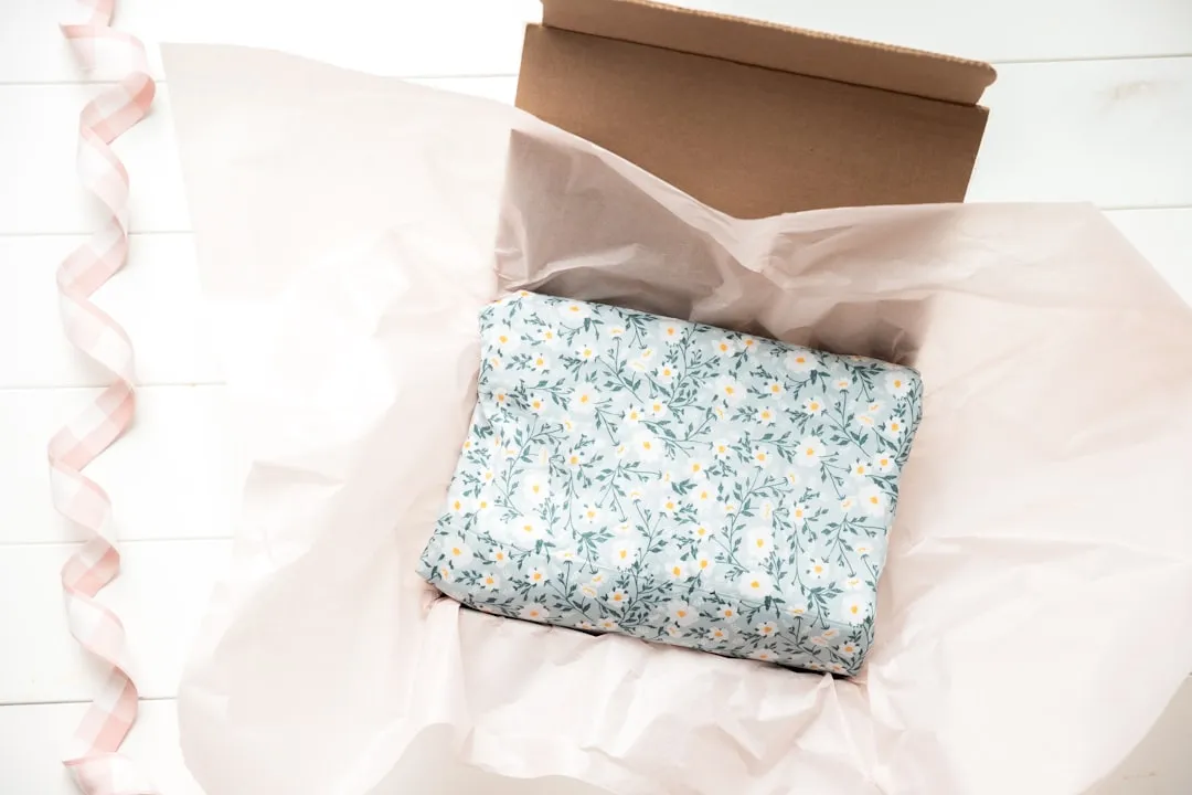 广州有品服饰服装贸易批发零售产品面料与工艺技术解析