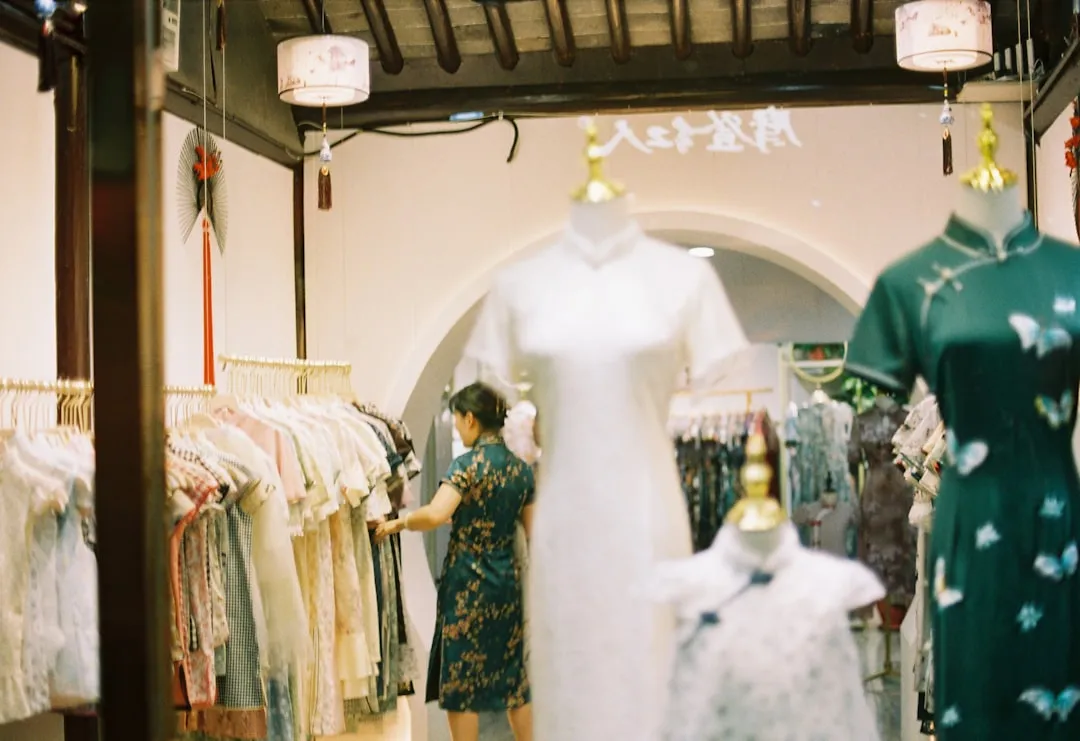 广州服装批发零售市场热门款式对比与选品建议
