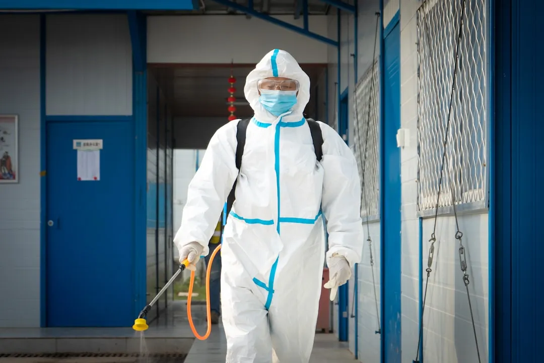 广州服装贸易新趋势：品牌批发零售如何把握潮流款式与品质货源